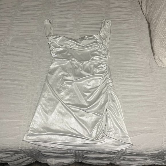 Melina Bodycon Dress in White - Picture 3 of 3